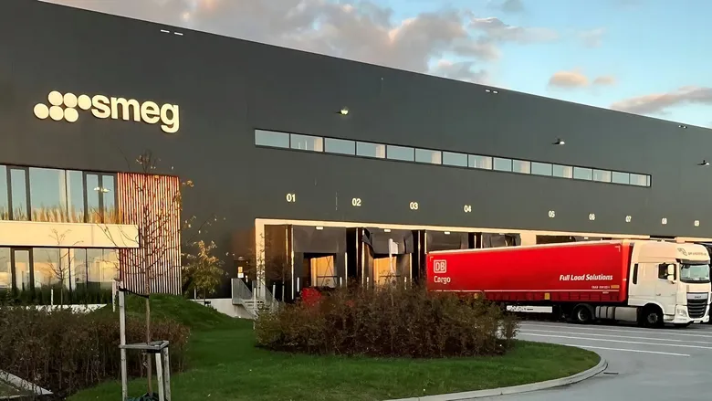 Nachhaltige Logistik: Smeg setzt auf DB Cargo FLS