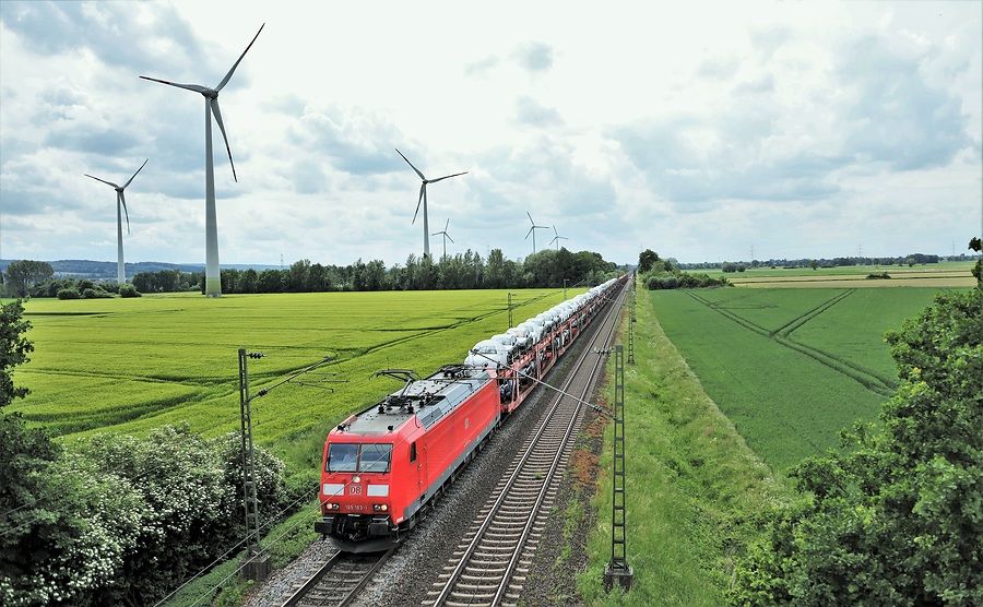 Klima Und Bahn Untewegs Mit Autotransportwagen