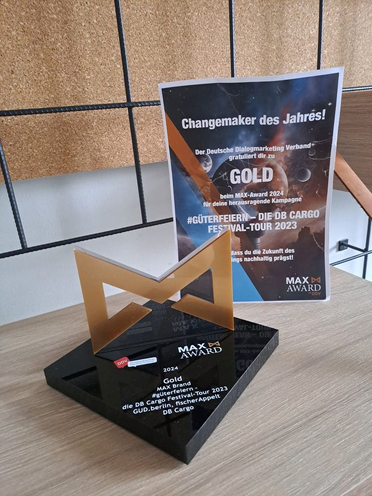 Der goldene Max Brand Award für DB Cargo.